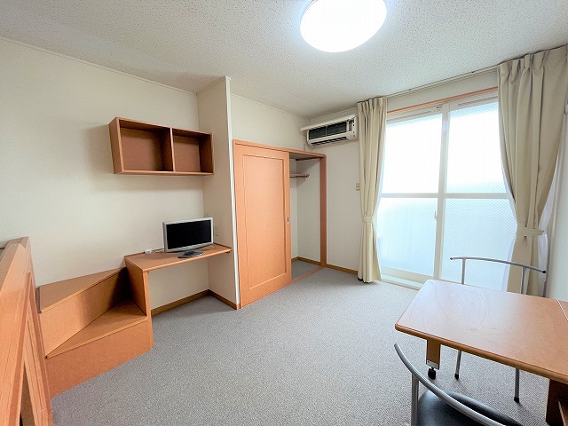 レオパレスプレステージ リビング