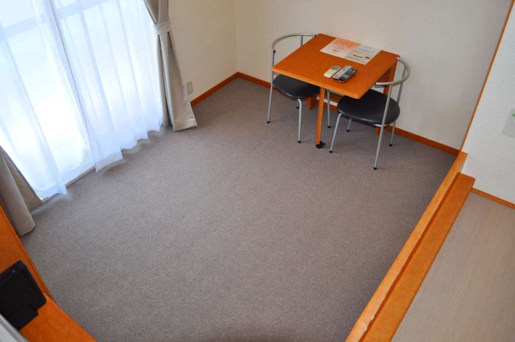 レオパレスＴＷＩＮＫＬＥ リビング