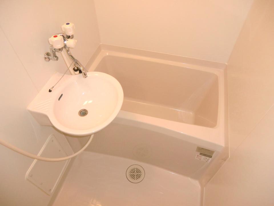 レオパレスＬｉｂｅｒｔｙ 風呂画像
