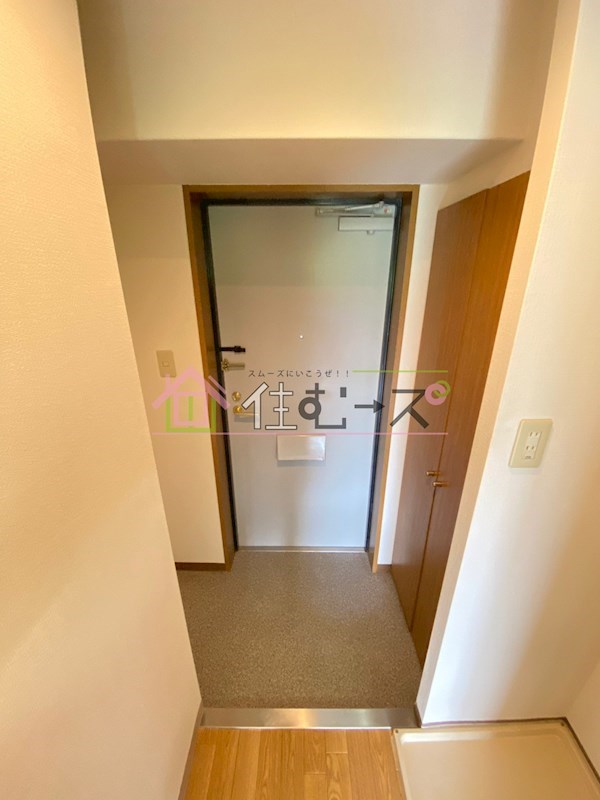 エスリード新大阪第6 玄関