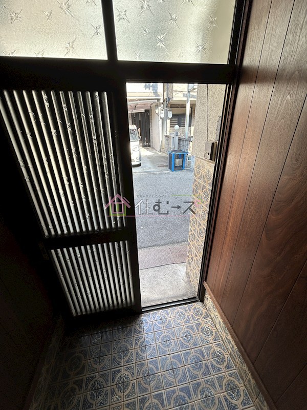 高殿４丁目貸家 玄関