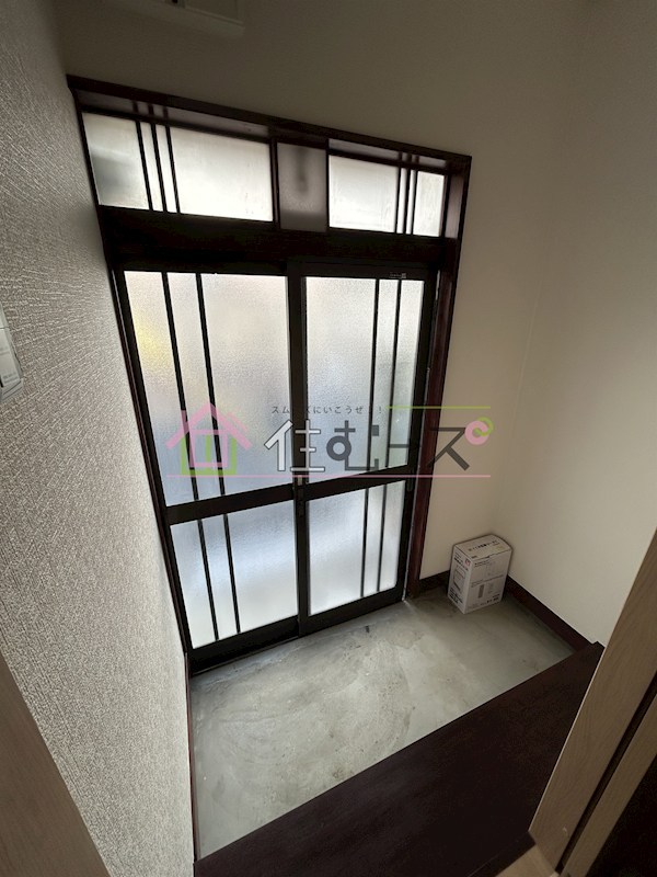 新森7丁目貸家 玄関