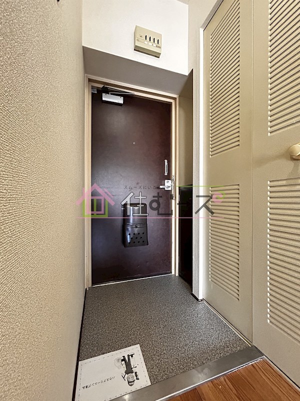 ネオハイツ第3新大阪 玄関