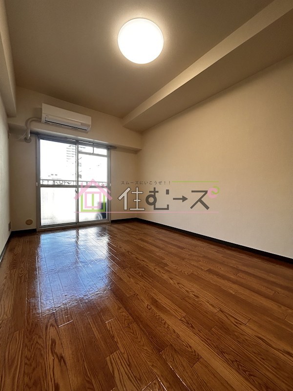 ネオハイツ第3新大阪 リビング