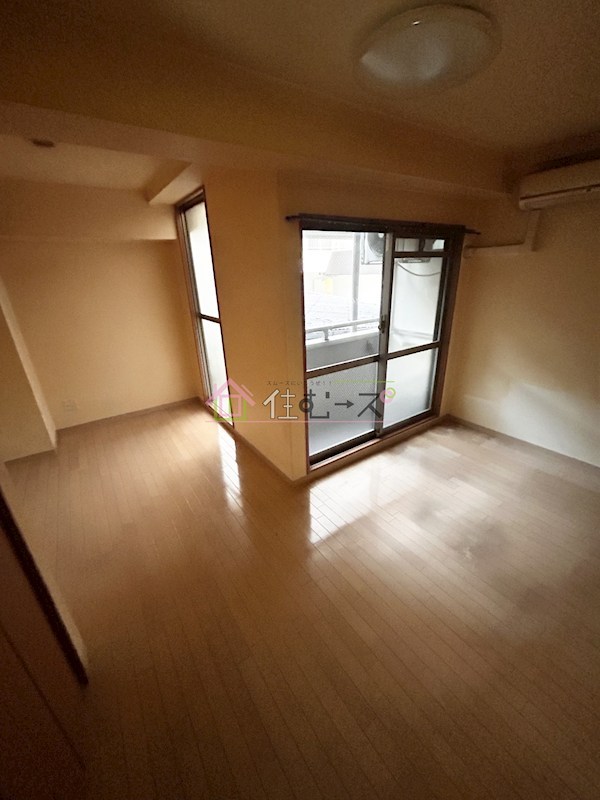 リズ新北野 ベッドルーム