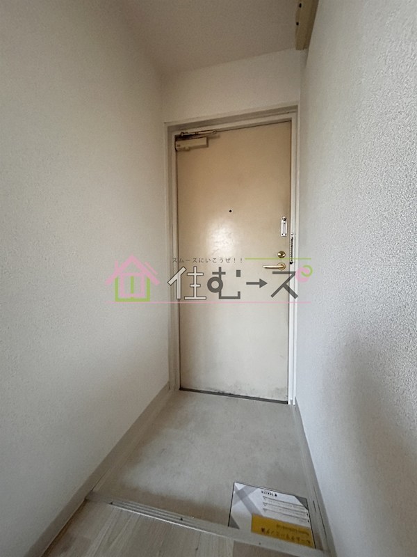 レジデンス三津屋 玄関