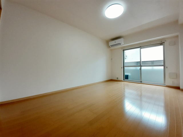 フォレスト　フィールド リビング