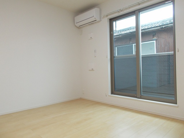 ネオブローテ泉佐野 リビング