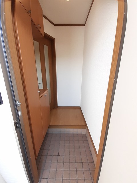 グリーンヒルズ日根野Ⅰ号館 玄関