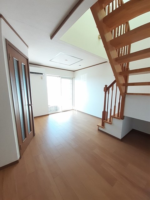 グリーンヒルズ日根野Ⅰ号館 リビング