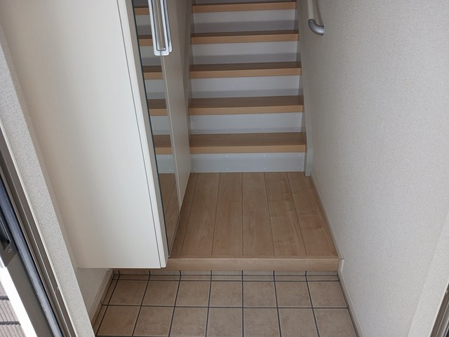 エテルネル　プリュネ 玄関