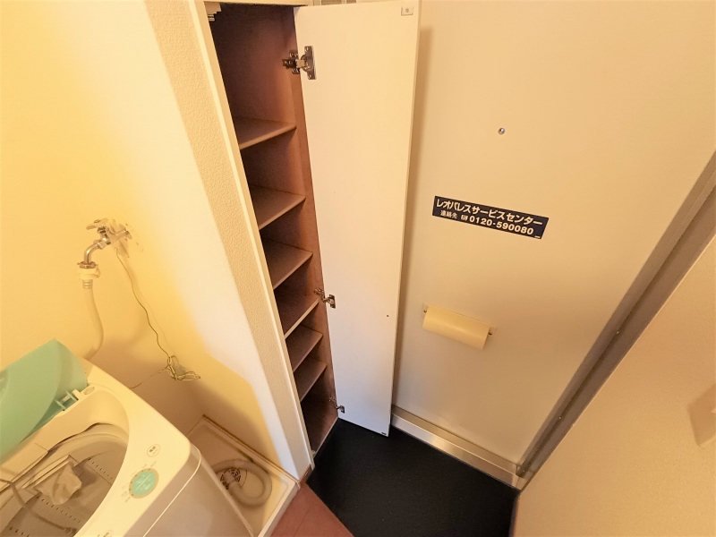 レオパレスインフォレスタ 玄関