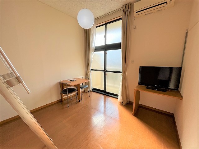 レオパレスルーク リビング