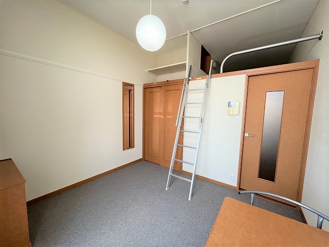 レオパレスルーク ベッドルーム