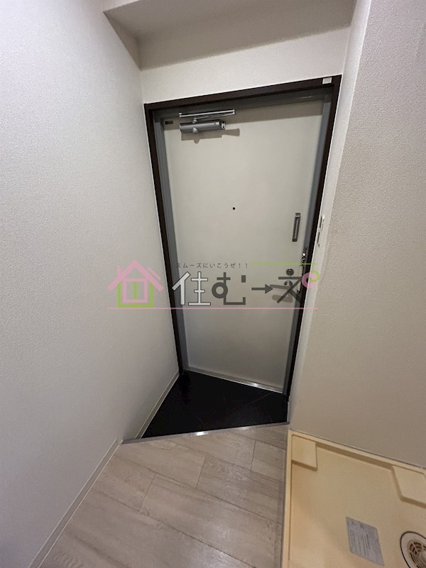 ミストラル本町ウエスト 玄関