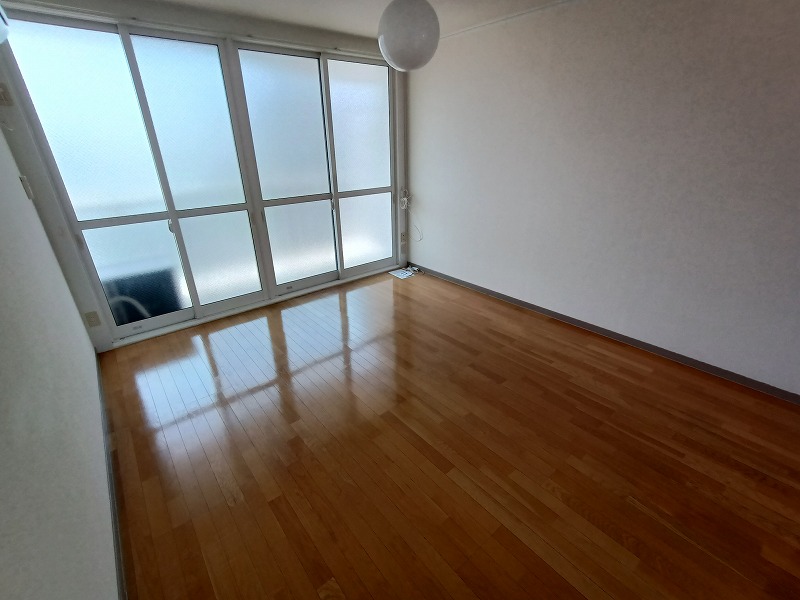 レオパレス吉田 リビング