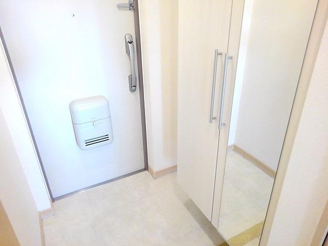 Ｆｉｏｒｅ　水無瀬 玄関