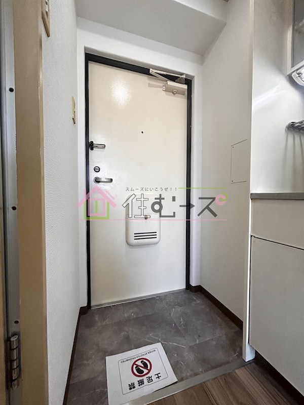 ルネッサンスファミール 玄関