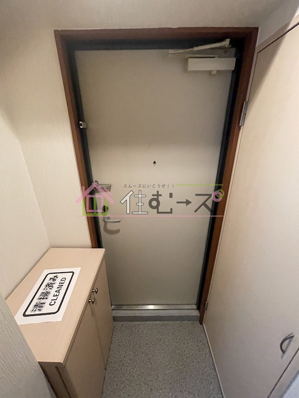 ドゥムール新町 玄関