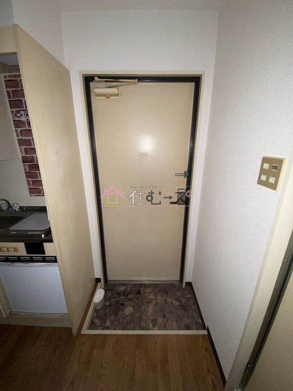 728湯里ハイツ 玄関