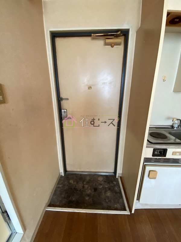 728湯里ハイツ 玄関