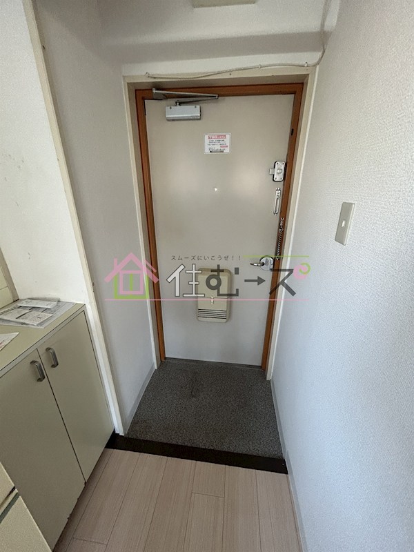 アベニール京橋 玄関