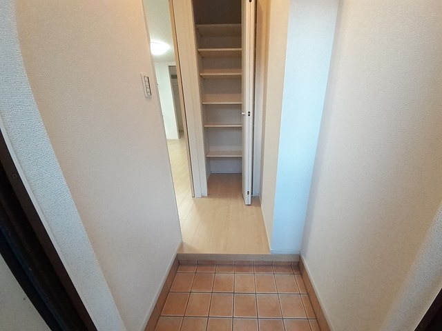 シャトーダルモニー 玄関