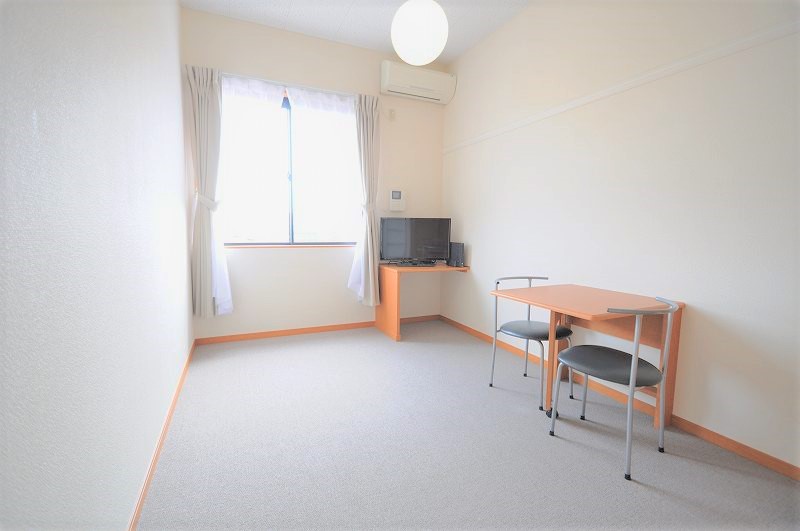 レオパレス武庫川東 リビング