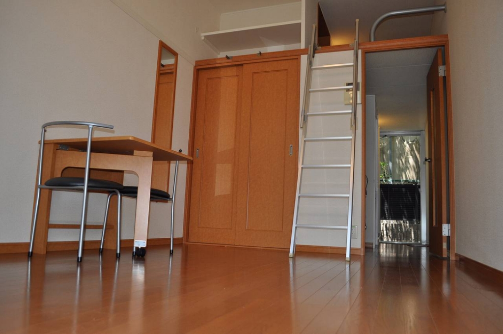 レオパレストラスト リビング