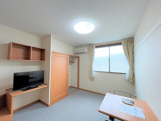 レオパレスオアシス岸和田 ベッドルーム