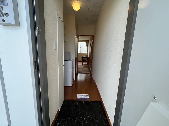 レオパレス磯上Ⅵ 玄関