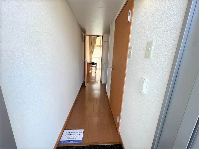 レオパレスグランデ泉Ａ 玄関