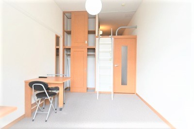 レオパレスレグルス リビング