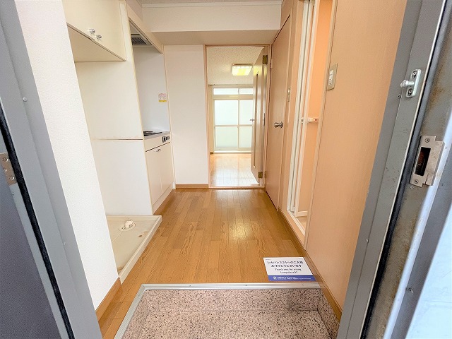 レオパレスエンディヴァー 玄関