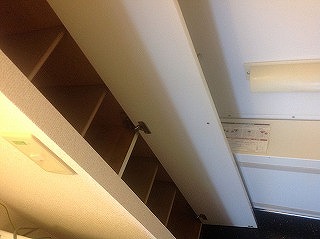 レオパレスブリエ 玄関