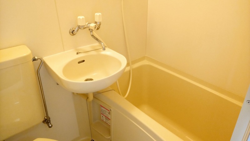 レオパレスサンクレール小戸 風呂画像