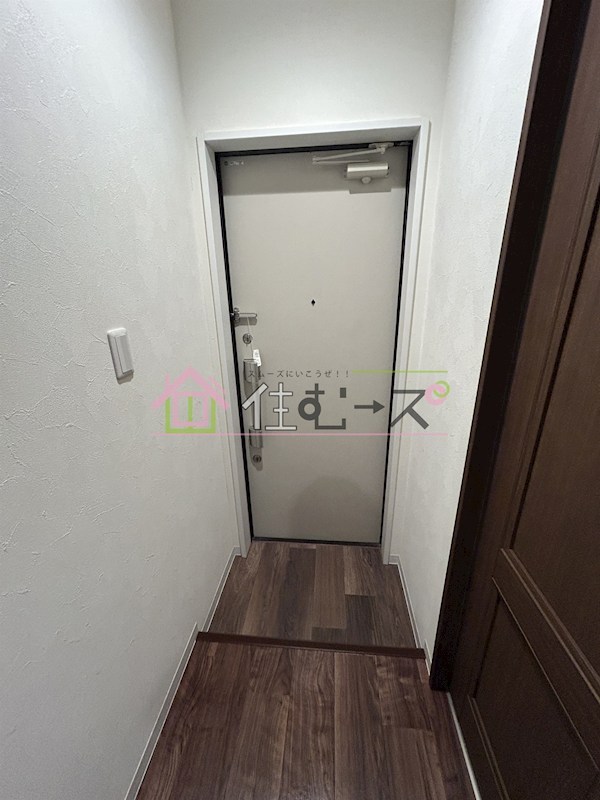 L.fino岸里WEST 玄関