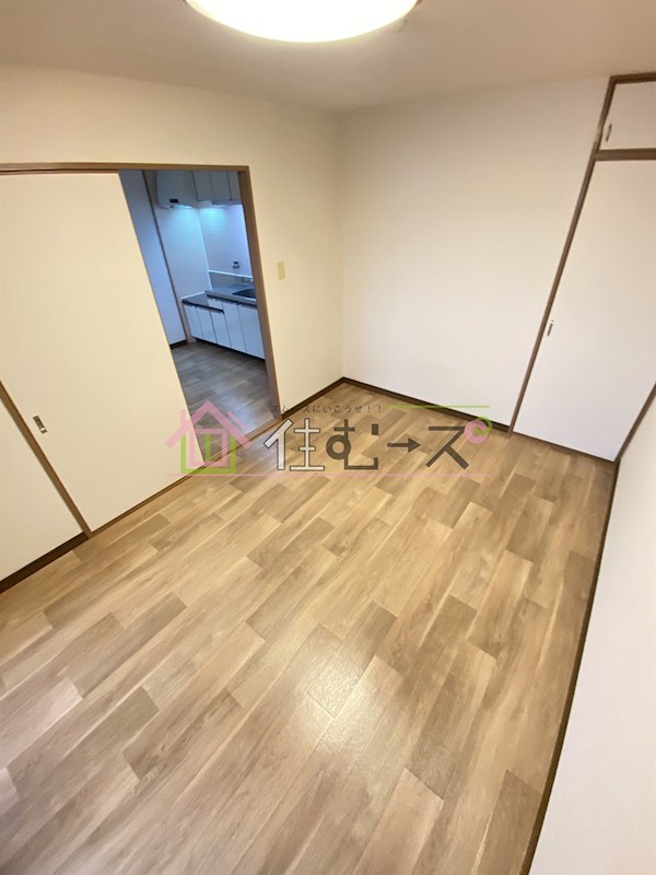 マリワール川辺 リビング