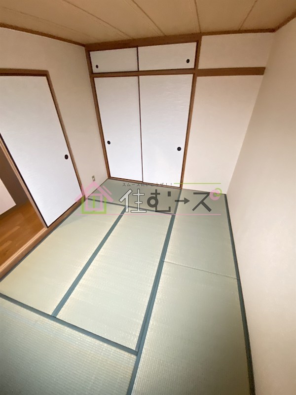 マリワール川辺 リビング