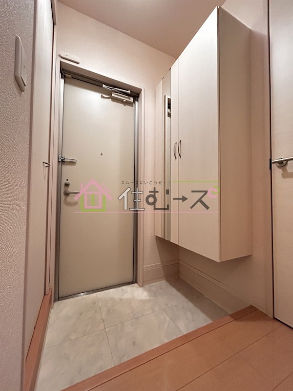 TREBINA AYAKA 玄関