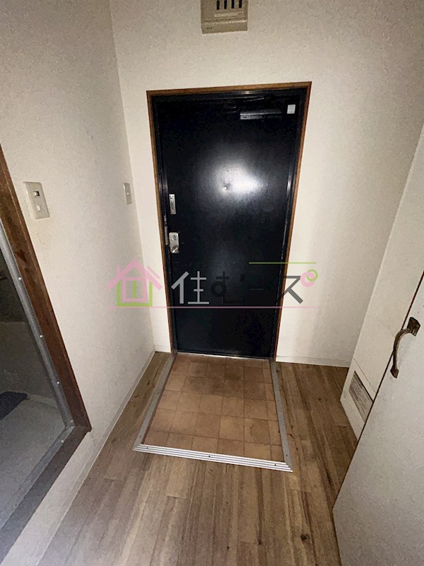 セラ岸ノ里 玄関