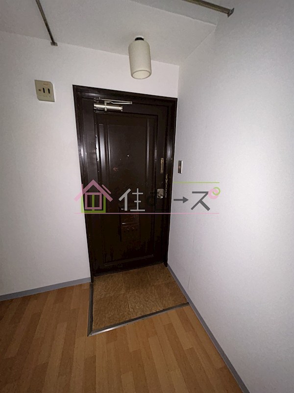 フォレストゲート岸里東 玄関