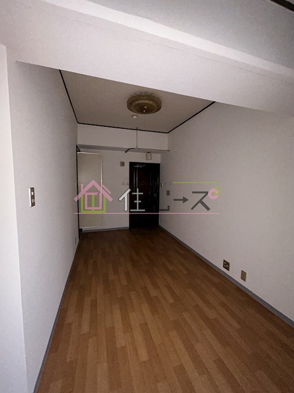 フォレストゲート岸里東 リビング