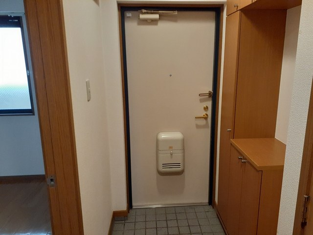 エーヴィヒ畠中Ⅰ 玄関