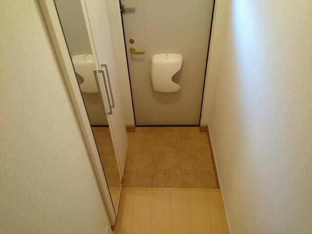 カーサ立部 玄関