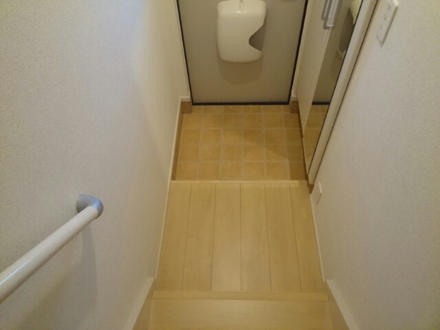 ビッグ　ウエスト　セカンド 玄関