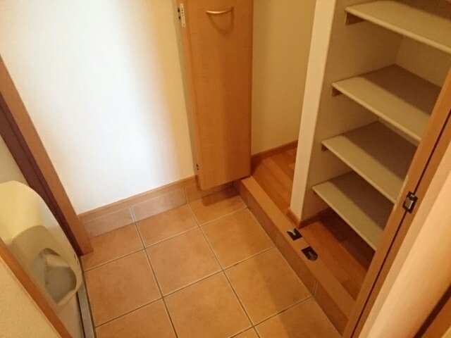 サニーレジデンス吉野 玄関