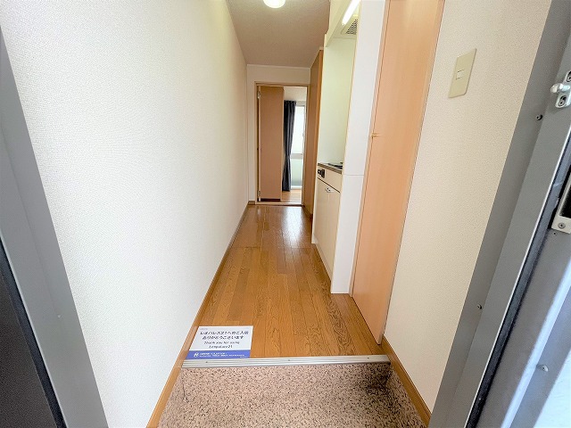 レオパレスエンディヴァー 玄関