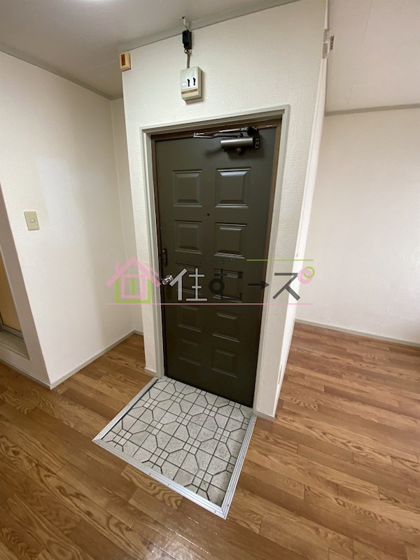 メゾン安立 玄関