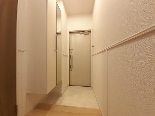 パルテール八尾 玄関